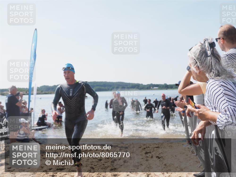 22.06.2025 - Viking Triathlon MichiJ http://msf.ph/oto/8065770 22.06.2025 10:32:01 Schwimmen 63, 87, 193, 207, 226, 271, 435, 449, 464, 488, 507, 658 meine-sportfotos.de