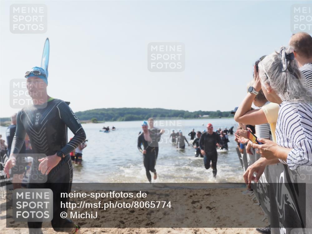 22.06.2025 - Viking Triathlon MichiJ http://msf.ph/oto/8065774 22.06.2025 10:32:01 Schwimmen 63, 87, 193, 207, 226, 271, 435, 449, 464, 488, 507, 658 meine-sportfotos.de