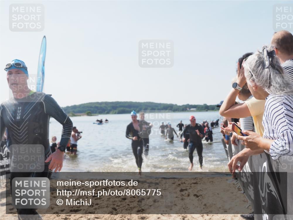 22.06.2025 - Viking Triathlon MichiJ http://msf.ph/oto/8065775 22.06.2025 10:32:02 Schwimmen 63, 87, 193, 207, 226, 271, 435, 449, 464, 488, 507, 658 meine-sportfotos.de