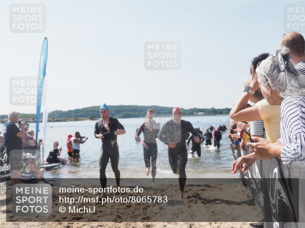22.06.2025 - Viking Triathlon MichiJ http://msf.ph/oto/8065783 22.06.2025 10:32:03 Schwimmen 63, 87, 193, 207, 226, 271, 435, 449, 464, 488, 658 meine-sportfotos.de