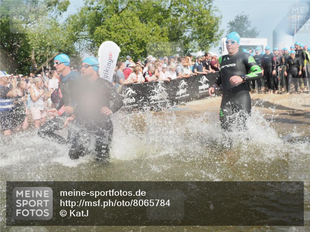 22.06.2025 - Viking Triathlon KatJ http://msf.ph/oto/8065784 22.06.2025 10:06:20 Schwimmen 18, 24, 36, 39, 60, 84, 110, 117, 153, 191, 192, 298, 385, 440, 487, 535 meine-sportfotos.de