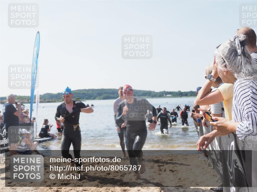 22.06.2025 - Viking Triathlon MichiJ http://msf.ph/oto/8065787 22.06.2025 10:32:03 Schwimmen 63, 87, 193, 207, 226, 271, 435, 449, 464, 488, 658 meine-sportfotos.de