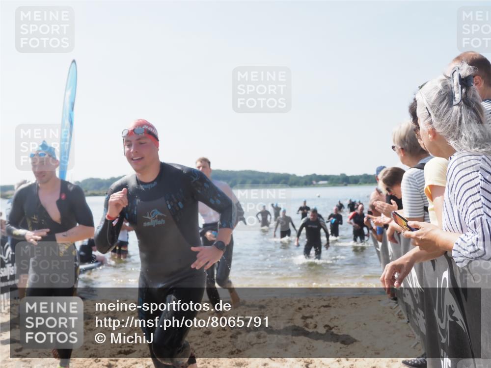 22.06.2025 - Viking Triathlon MichiJ http://msf.ph/oto/8065791 22.06.2025 10:32:04 Schwimmen 63, 87, 193, 207, 214, 226, 271, 435, 449, 464, 488, 658 meine-sportfotos.de