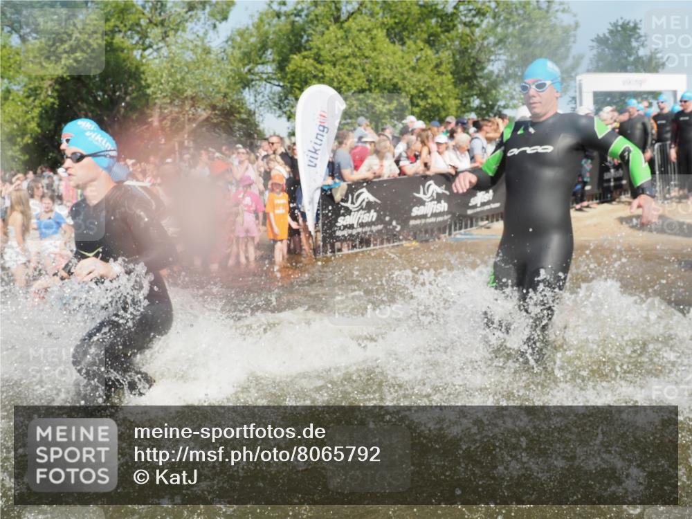 22.06.2025 - Viking Triathlon KatJ http://msf.ph/oto/8065792 22.06.2025 10:06:20 Schwimmen 18, 24, 36, 39, 60, 84, 110, 117, 153, 191, 192, 298, 385, 440, 487, 535 meine-sportfotos.de