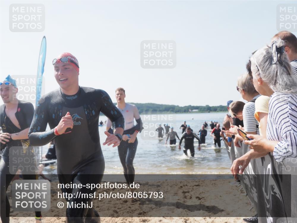 22.06.2025 - Viking Triathlon MichiJ http://msf.ph/oto/8065793 22.06.2025 10:32:04 Schwimmen 63, 87, 193, 207, 214, 226, 271, 435, 449, 464, 488, 658 meine-sportfotos.de