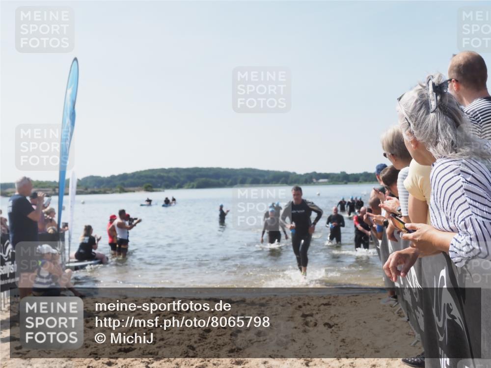 22.06.2025 - Viking Triathlon MichiJ http://msf.ph/oto/8065798 22.06.2025 10:32:06 Schwimmen 63, 193, 207, 214, 226, 271, 449, 464, 488 meine-sportfotos.de