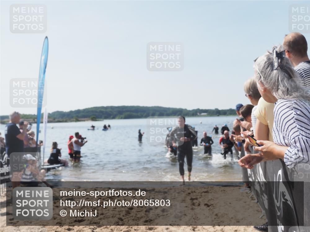 22.06.2025 - Viking Triathlon MichiJ http://msf.ph/oto/8065803 22.06.2025 10:32:07 Schwimmen 63, 193, 207, 214, 226, 271, 449, 464, 488 meine-sportfotos.de