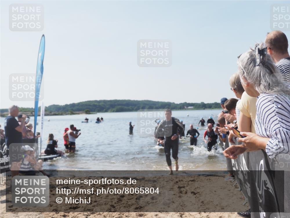 22.06.2025 - Viking Triathlon MichiJ http://msf.ph/oto/8065804 22.06.2025 10:32:07 Schwimmen 63, 193, 207, 214, 226, 271, 449, 464, 488 meine-sportfotos.de