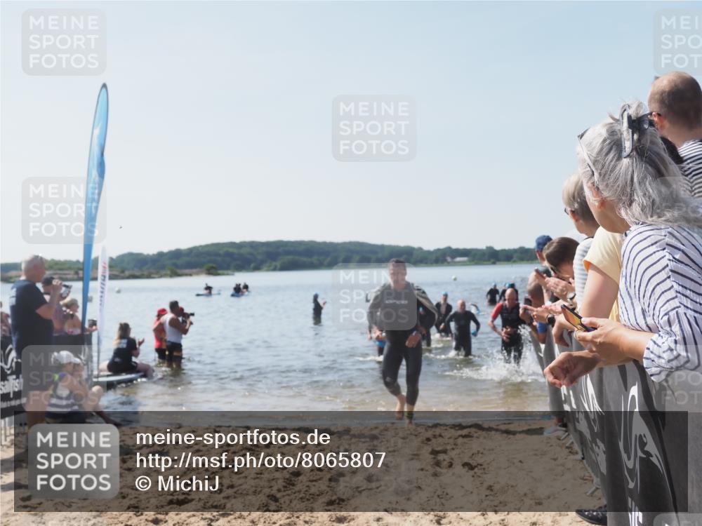 22.06.2025 - Viking Triathlon MichiJ http://msf.ph/oto/8065807 22.06.2025 10:32:07 Schwimmen 63, 193, 207, 214, 226, 271, 449, 464, 488 meine-sportfotos.de