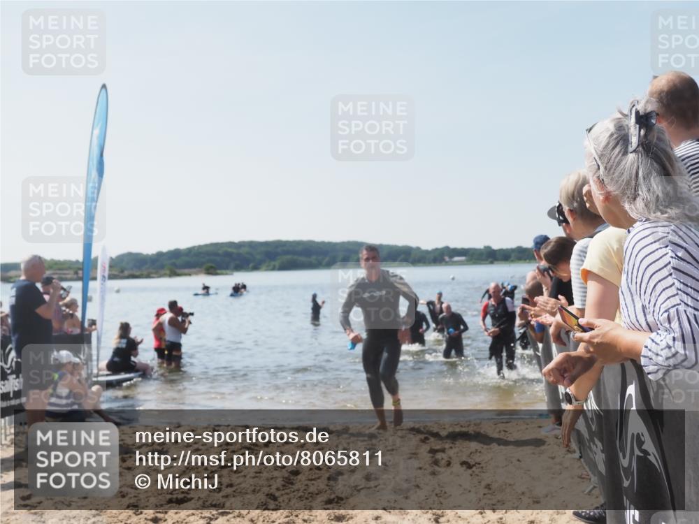 22.06.2025 - Viking Triathlon MichiJ http://msf.ph/oto/8065811 22.06.2025 10:32:08 Schwimmen 63, 193, 207, 214, 226, 271, 449, 464, 488 meine-sportfotos.de