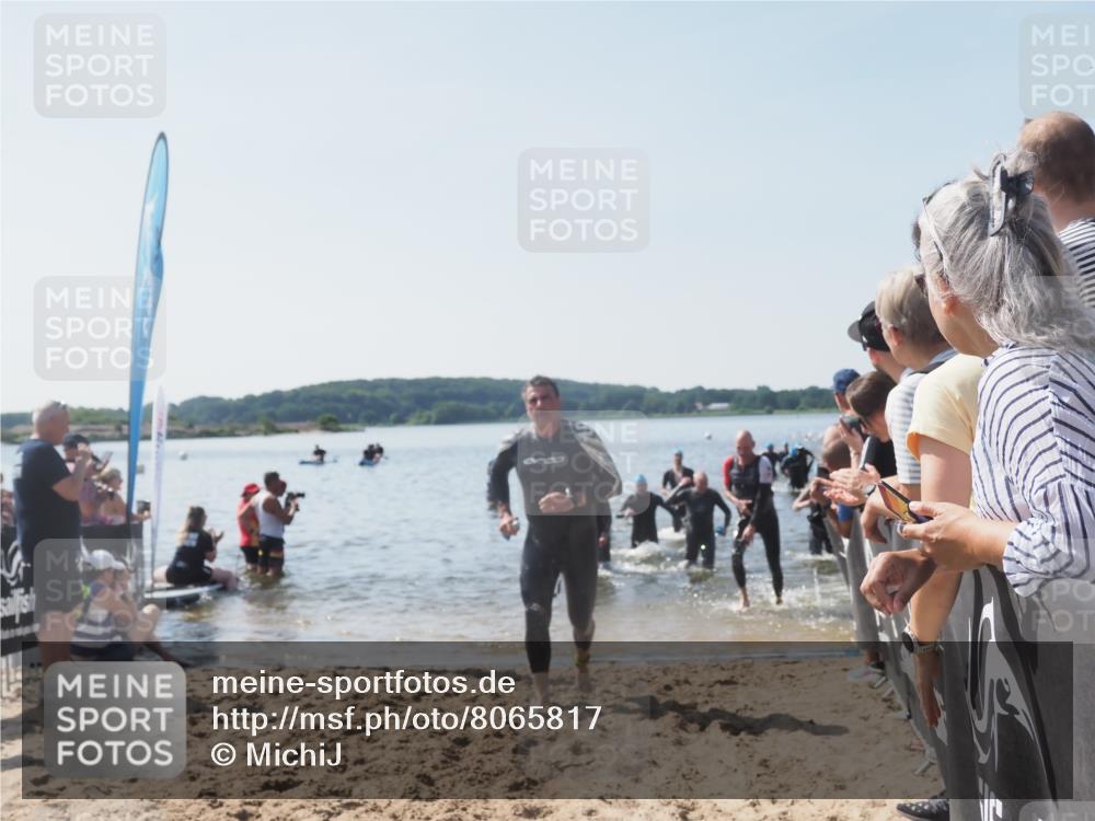 22.06.2025 - Viking Triathlon MichiJ http://msf.ph/oto/8065817 22.06.2025 10:32:09 Schwimmen 63, 193, 207, 214, 226, 271, 449, 464, 488 meine-sportfotos.de