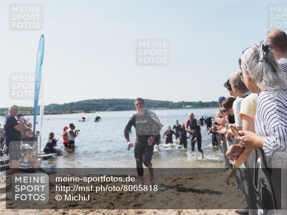 22.06.2025 - Viking Triathlon MichiJ http://msf.ph/oto/8065818 22.06.2025 10:32:09 Schwimmen 63, 193, 207, 214, 226, 271, 449, 464, 488 meine-sportfotos.de