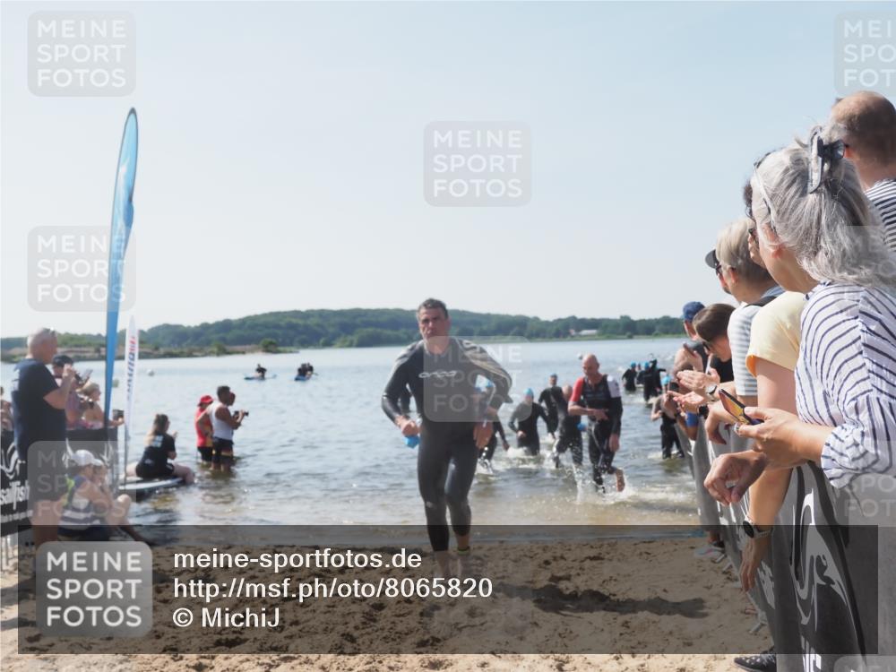22.06.2025 - Viking Triathlon MichiJ http://msf.ph/oto/8065820 22.06.2025 10:32:09 Schwimmen 63, 193, 207, 214, 226, 271, 449, 464, 488 meine-sportfotos.de
