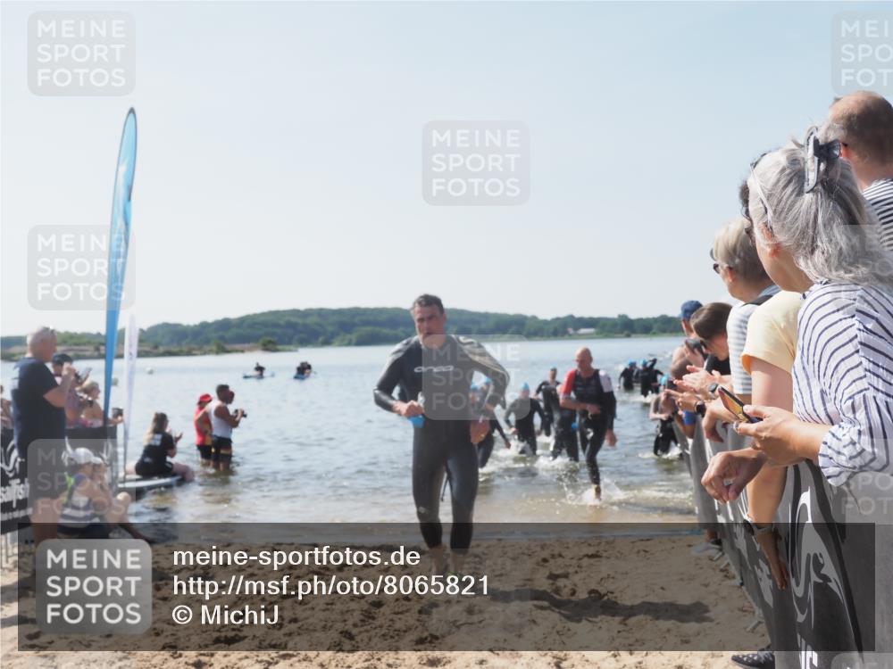 22.06.2025 - Viking Triathlon MichiJ http://msf.ph/oto/8065821 22.06.2025 10:32:09 Schwimmen 63, 193, 207, 214, 226, 271, 449, 464, 488 meine-sportfotos.de