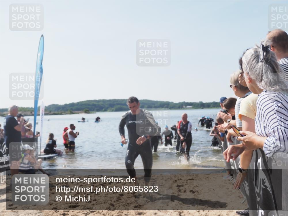22.06.2025 - Viking Triathlon MichiJ http://msf.ph/oto/8065823 22.06.2025 10:32:09 Schwimmen 63, 193, 207, 214, 226, 271, 449, 464, 488 meine-sportfotos.de