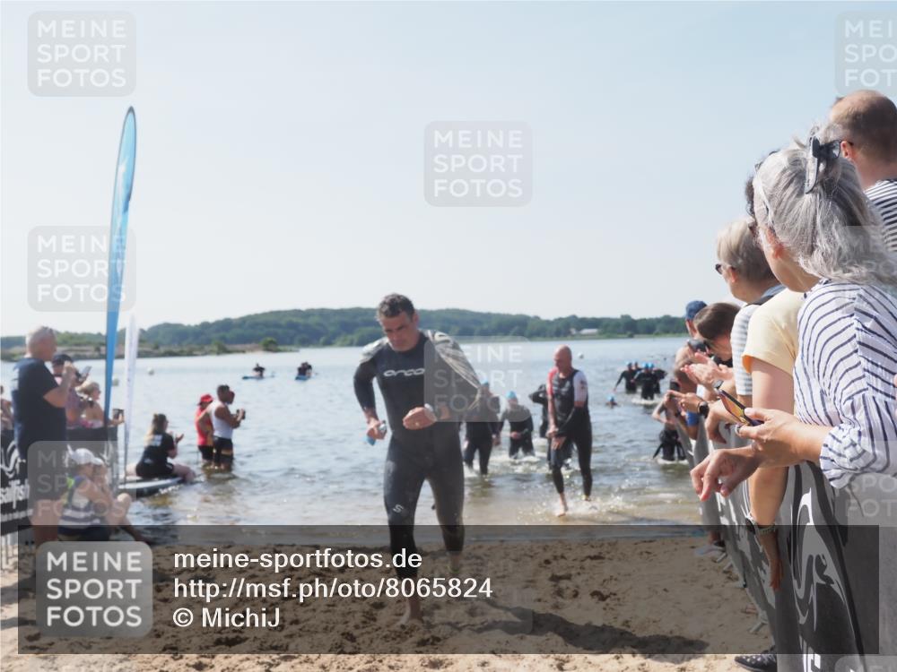22.06.2025 - Viking Triathlon MichiJ http://msf.ph/oto/8065824 22.06.2025 10:32:09 Schwimmen 63, 193, 207, 214, 226, 271, 449, 464, 488 meine-sportfotos.de