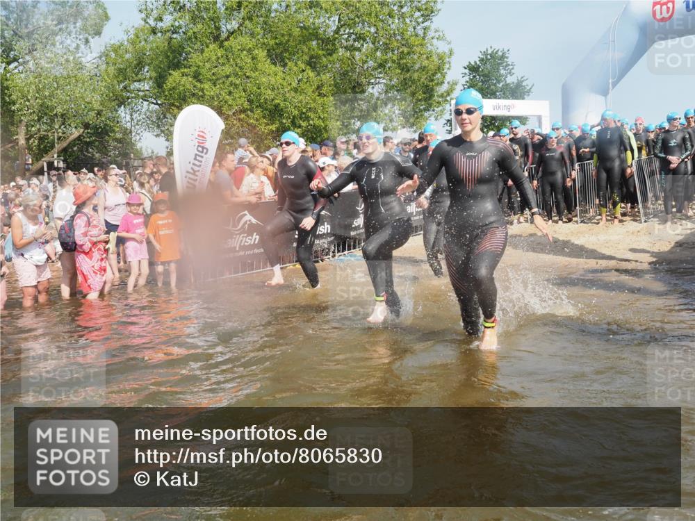 22.06.2025 - Viking Triathlon KatJ http://msf.ph/oto/8065830 22.06.2025 10:06:24 Schwimmen 18, 24, 36, 60, 117, 153, 186, 192, 261, 298, 385, 487, 535 meine-sportfotos.de