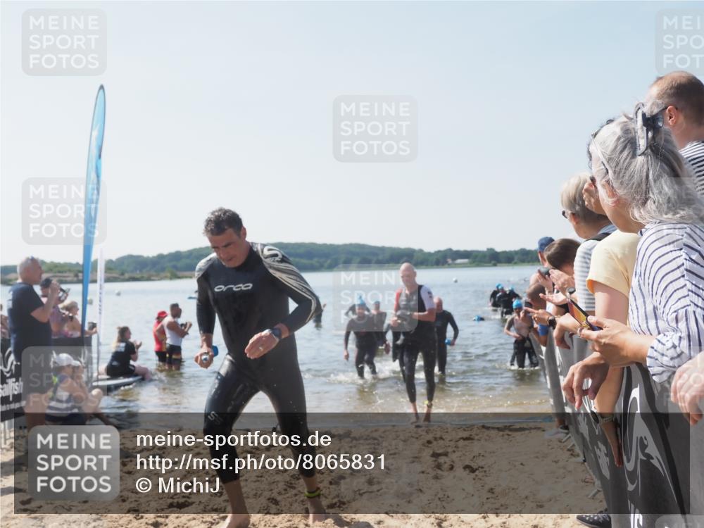 22.06.2025 - Viking Triathlon MichiJ http://msf.ph/oto/8065831 22.06.2025 10:32:10 Schwimmen 63, 147, 193, 207, 214, 226, 271, 464, 488 meine-sportfotos.de