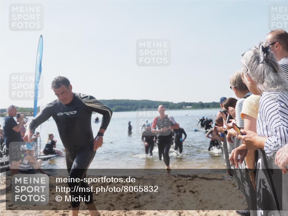 22.06.2025 - Viking Triathlon MichiJ http://msf.ph/oto/8065832 22.06.2025 10:32:10 Schwimmen 63, 147, 193, 207, 214, 226, 271, 464, 488 meine-sportfotos.de