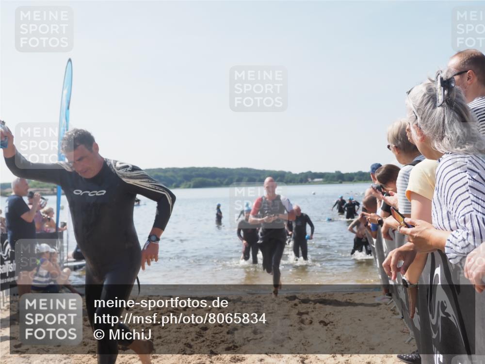 22.06.2025 - Viking Triathlon MichiJ http://msf.ph/oto/8065834 22.06.2025 10:32:10 Schwimmen 63, 147, 193, 207, 214, 226, 271, 464, 488 meine-sportfotos.de