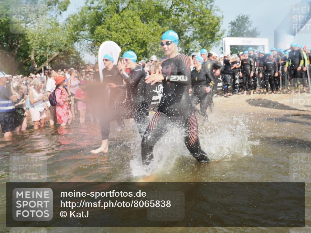 22.06.2025 - Viking Triathlon KatJ http://msf.ph/oto/8065838 22.06.2025 10:06:24 Schwimmen 18, 24, 36, 60, 117, 153, 186, 192, 261, 298, 385, 487, 535 meine-sportfotos.de