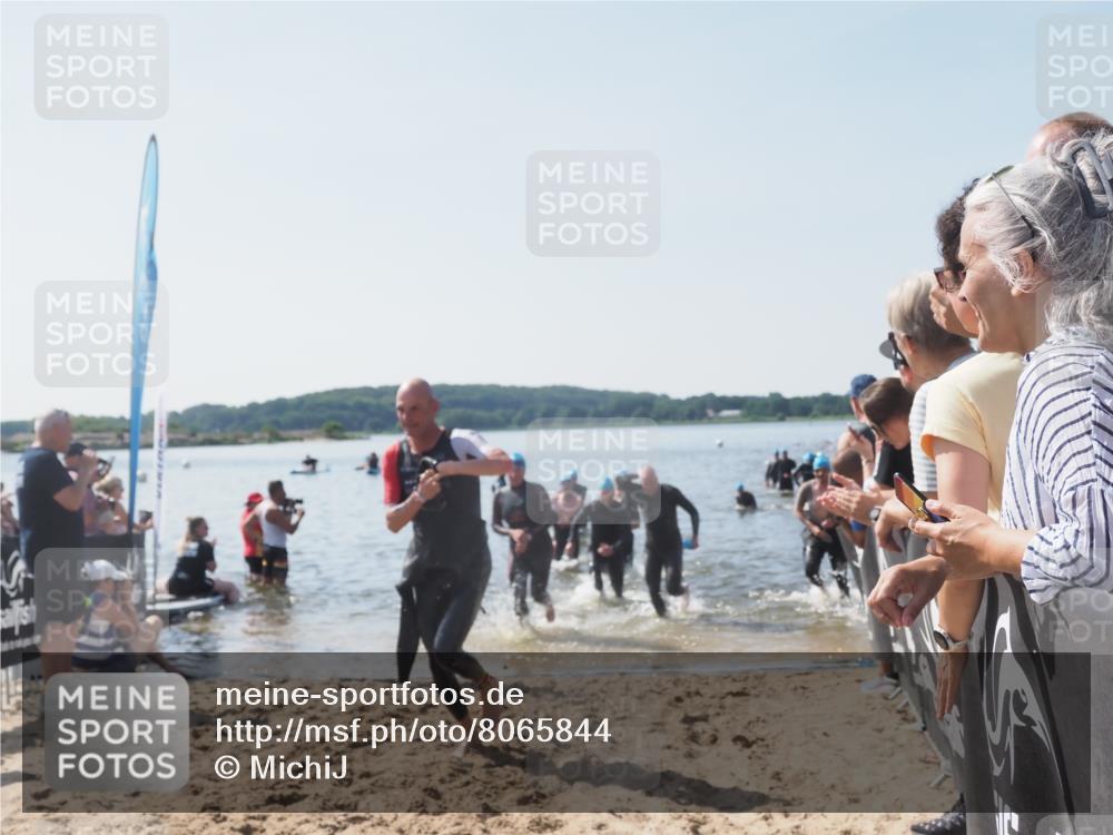 22.06.2025 - Viking Triathlon MichiJ http://msf.ph/oto/8065844 22.06.2025 10:32:12 Schwimmen 63, 147, 173, 193, 207, 214, 226, 271, 461, 464, 488 meine-sportfotos.de