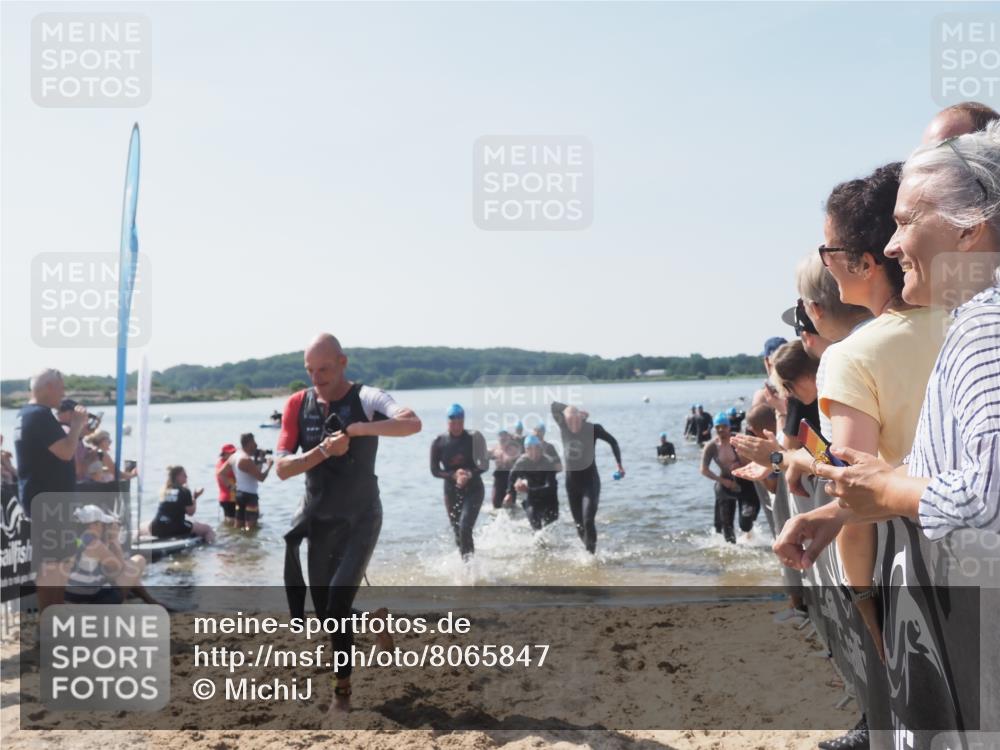 22.06.2025 - Viking Triathlon MichiJ http://msf.ph/oto/8065847 22.06.2025 10:32:12 Schwimmen 63, 147, 173, 193, 207, 214, 226, 271, 461, 464, 488 meine-sportfotos.de