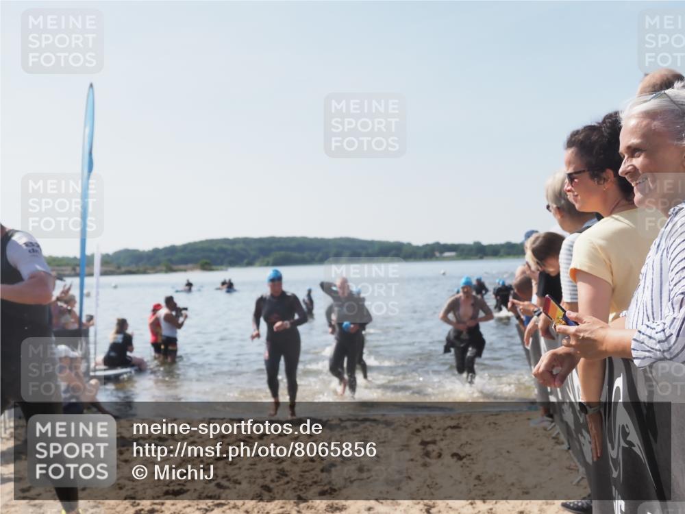 22.06.2025 - Viking Triathlon MichiJ http://msf.ph/oto/8065856 22.06.2025 10:32:13 Schwimmen 53, 63, 147, 173, 193, 207, 214, 226, 271, 461, 464, 488 meine-sportfotos.de