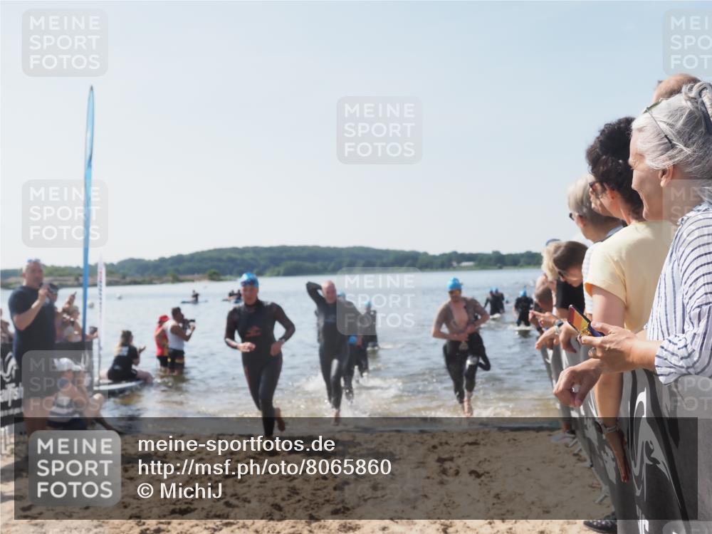 22.06.2025 - Viking Triathlon MichiJ http://msf.ph/oto/8065860 22.06.2025 10:32:13 Schwimmen 53, 63, 147, 173, 193, 207, 214, 226, 271, 461, 464, 488 meine-sportfotos.de