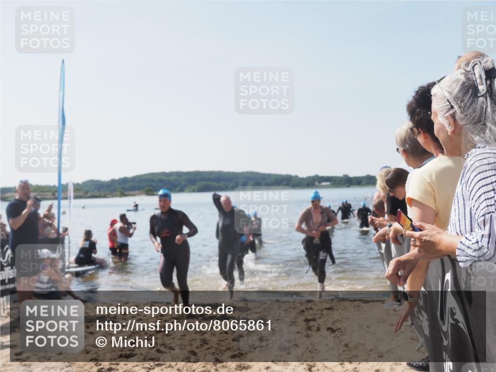 22.06.2025 - Viking Triathlon MichiJ http://msf.ph/oto/8065861 22.06.2025 10:32:13 Schwimmen 53, 63, 147, 173, 193, 207, 214, 226, 271, 461, 464, 488 meine-sportfotos.de