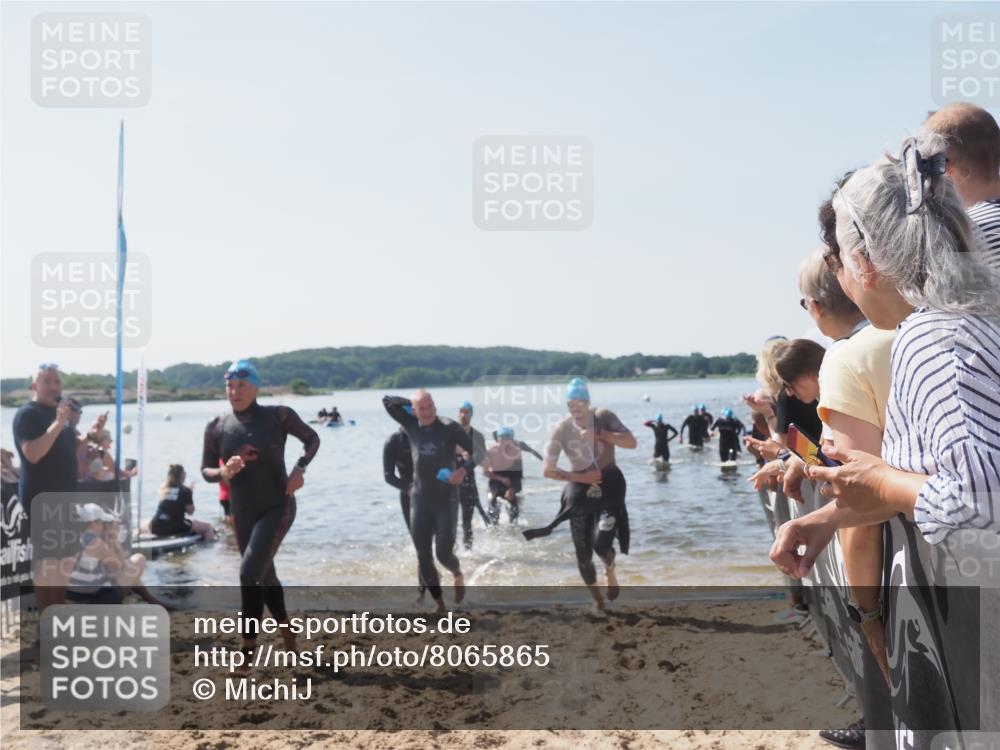 22.06.2025 - Viking Triathlon MichiJ http://msf.ph/oto/8065865 22.06.2025 10:32:14 Schwimmen 53, 147, 173, 193, 207, 214, 226, 271, 461, 464, 488 meine-sportfotos.de