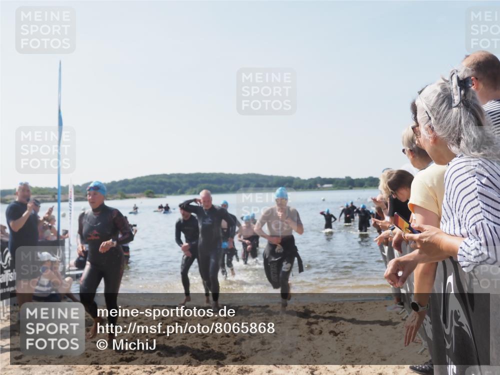 22.06.2025 - Viking Triathlon MichiJ http://msf.ph/oto/8065868 22.06.2025 10:32:14 Schwimmen 53, 147, 173, 193, 207, 214, 226, 271, 461, 464, 488 meine-sportfotos.de