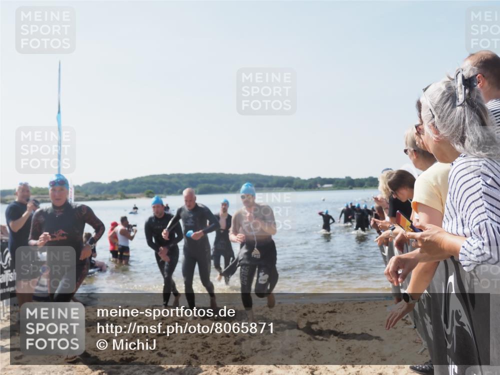 22.06.2025 - Viking Triathlon MichiJ http://msf.ph/oto/8065871 22.06.2025 10:32:15 Schwimmen 53, 147, 173, 193, 207, 214, 226, 271, 461, 464, 488 meine-sportfotos.de