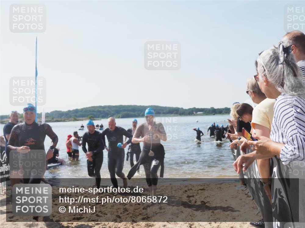 22.06.2025 - Viking Triathlon MichiJ http://msf.ph/oto/8065872 22.06.2025 10:32:15 Schwimmen 53, 147, 173, 193, 207, 214, 226, 271, 461, 464, 488 meine-sportfotos.de