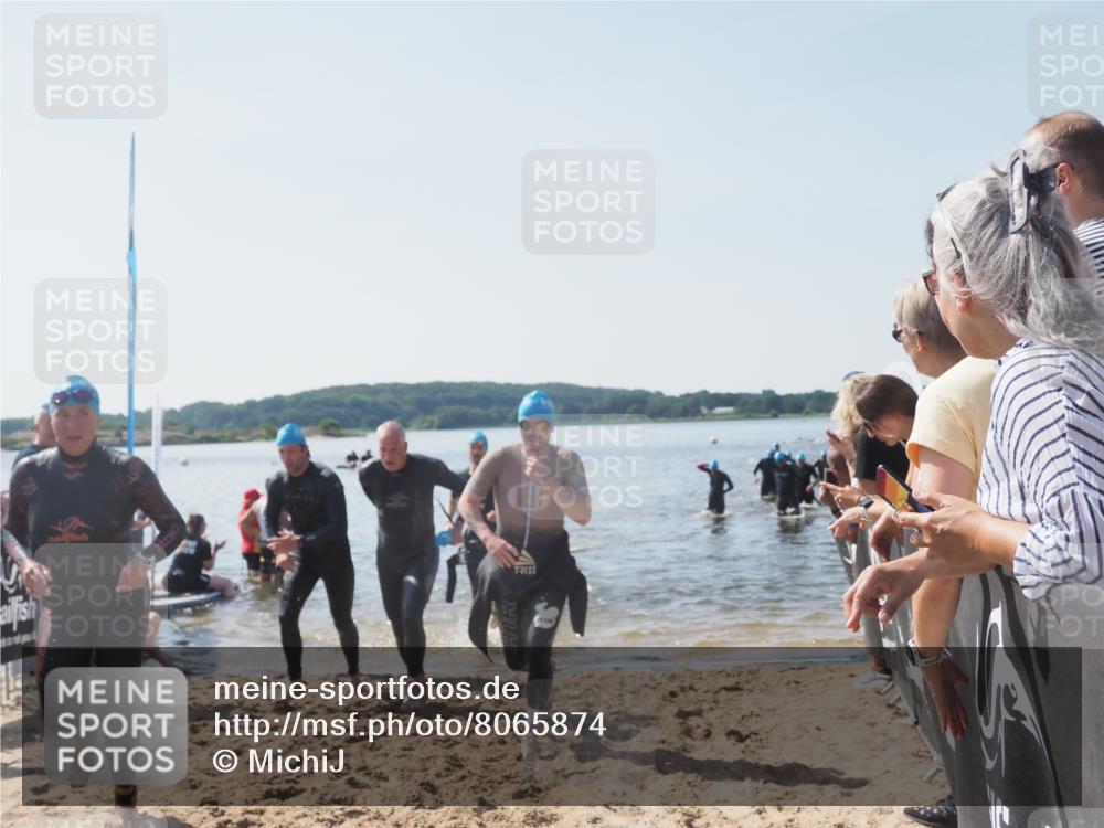 22.06.2025 - Viking Triathlon MichiJ http://msf.ph/oto/8065874 22.06.2025 10:32:15 Schwimmen 53, 147, 173, 193, 207, 214, 226, 271, 461, 464, 488 meine-sportfotos.de