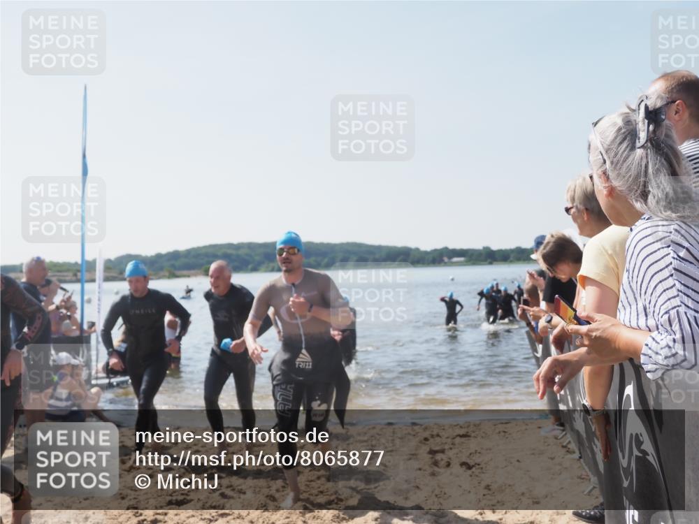 22.06.2025 - Viking Triathlon MichiJ http://msf.ph/oto/8065877 22.06.2025 10:32:15 Schwimmen 53, 147, 173, 193, 207, 214, 226, 271, 461, 464, 488 meine-sportfotos.de