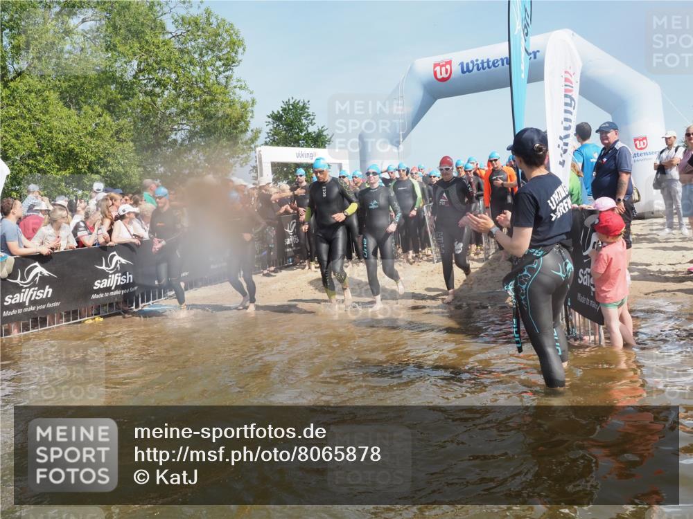 22.06.2025 - Viking Triathlon KatJ http://msf.ph/oto/8065878 22.06.2025 10:06:28 Schwimmen 18, 24, 36, 117, 153, 168, 186, 192, 261, 298, 385, 450, 487, 535, 606 meine-sportfotos.de