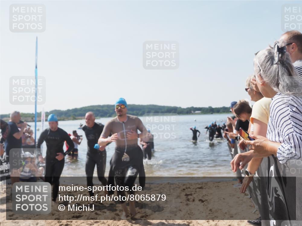22.06.2025 - Viking Triathlon MichiJ http://msf.ph/oto/8065879 22.06.2025 10:32:15 Schwimmen 53, 147, 173, 193, 207, 214, 226, 271, 461, 464, 488 meine-sportfotos.de