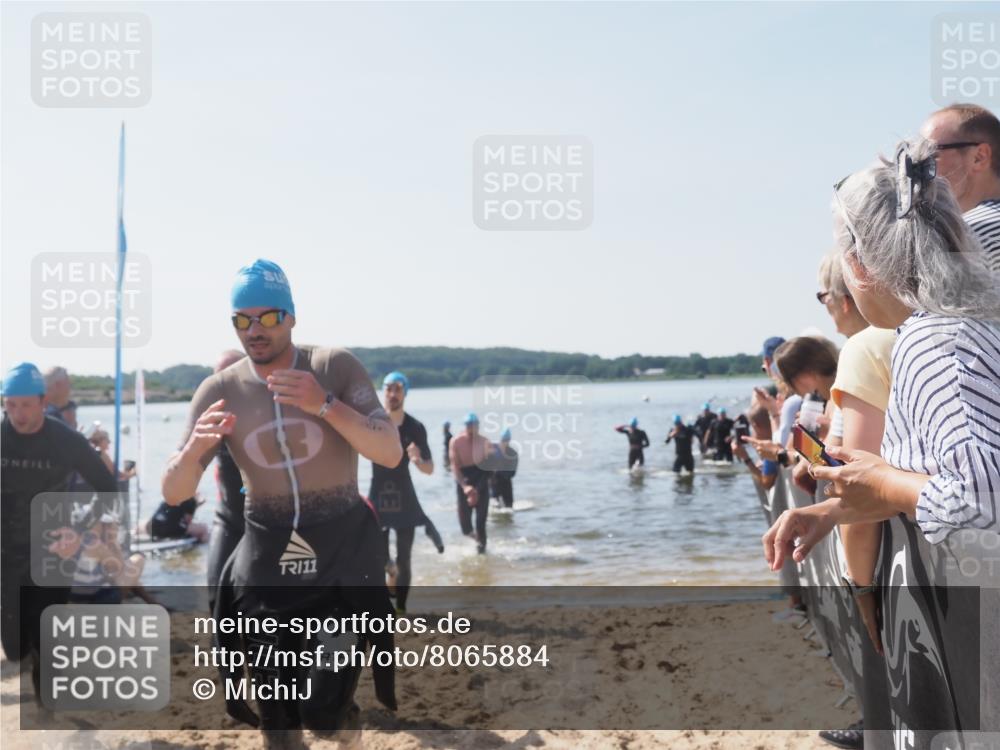 22.06.2025 - Viking Triathlon MichiJ http://msf.ph/oto/8065884 22.06.2025 10:32:16 Schwimmen 53, 147, 173, 193, 207, 214, 226, 271, 461, 464 meine-sportfotos.de