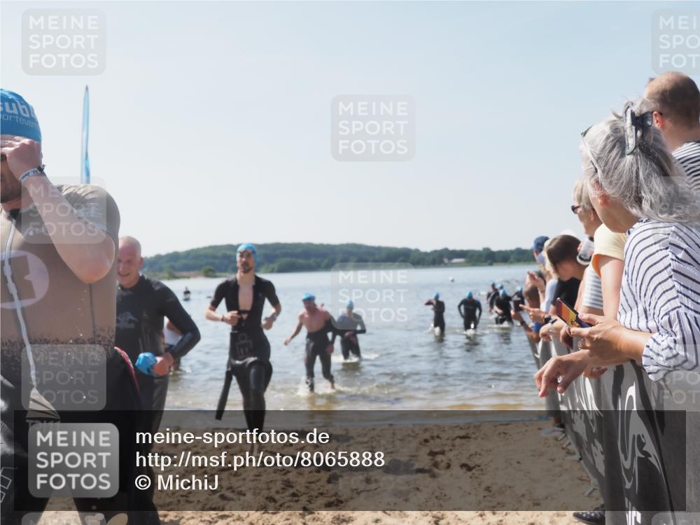 22.06.2025 - Viking Triathlon MichiJ http://msf.ph/oto/8065888 22.06.2025 10:32:16 Schwimmen 53, 147, 173, 193, 207, 214, 226, 271, 461, 464 meine-sportfotos.de