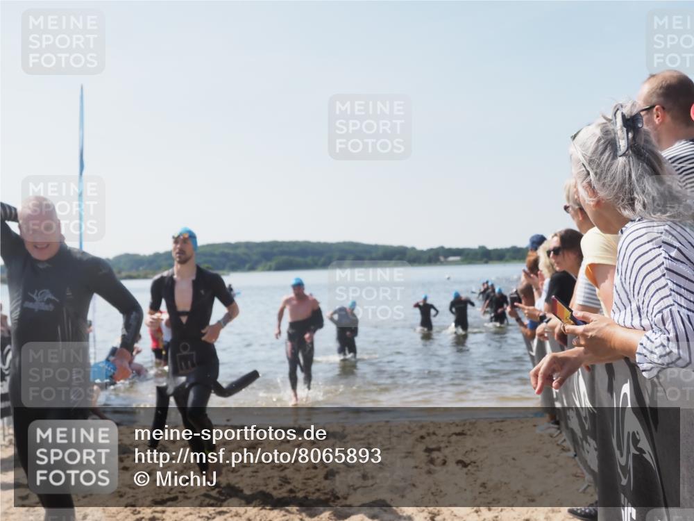 22.06.2025 - Viking Triathlon MichiJ http://msf.ph/oto/8065893 22.06.2025 10:32:17 Schwimmen 53, 147, 173, 193, 207, 214, 271, 461 meine-sportfotos.de