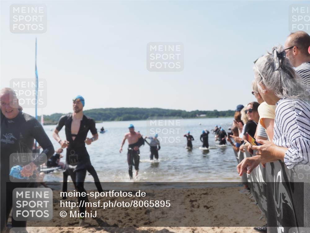 22.06.2025 - Viking Triathlon MichiJ http://msf.ph/oto/8065895 22.06.2025 10:32:17 Schwimmen 53, 147, 173, 193, 207, 214, 271, 461 meine-sportfotos.de