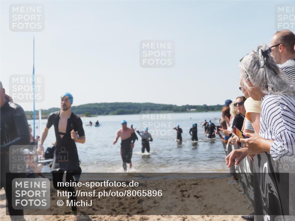 22.06.2025 - Viking Triathlon MichiJ http://msf.ph/oto/8065896 22.06.2025 10:32:17 Schwimmen 53, 147, 173, 193, 207, 214, 271, 461 meine-sportfotos.de
