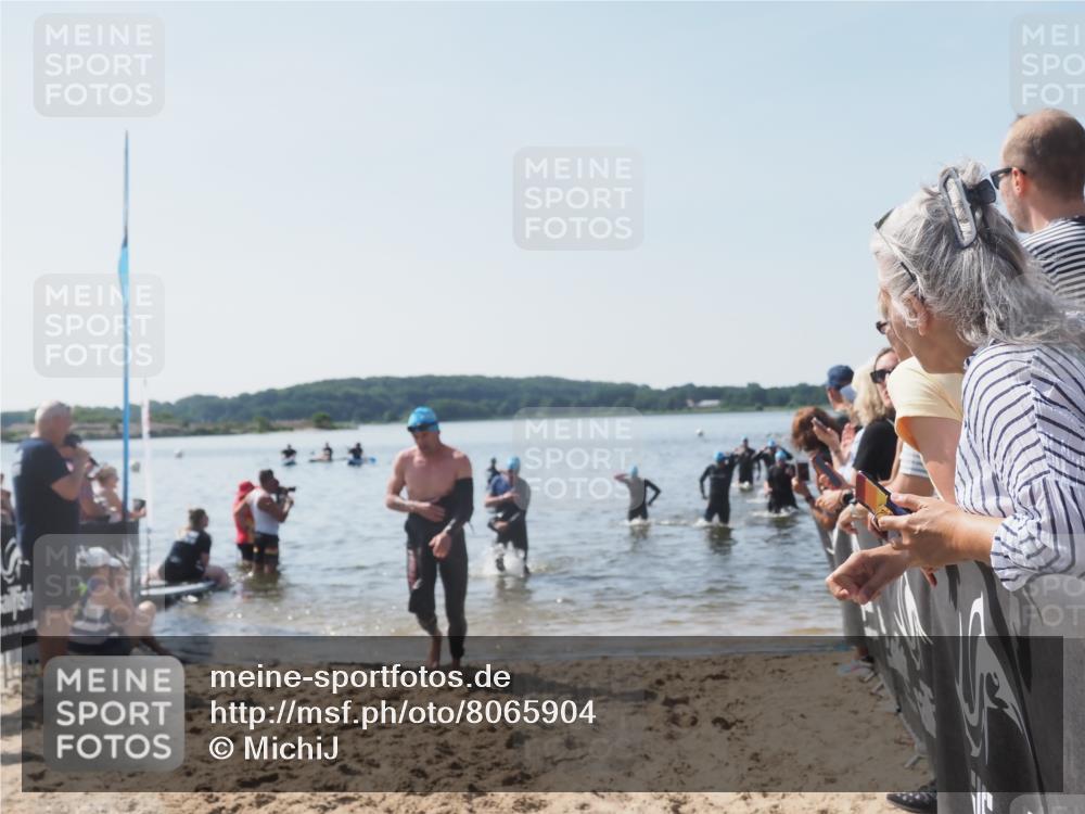 22.06.2025 - Viking Triathlon MichiJ http://msf.ph/oto/8065904 22.06.2025 10:32:18 Schwimmen 53, 147, 173, 193, 207, 214, 461, 492 meine-sportfotos.de