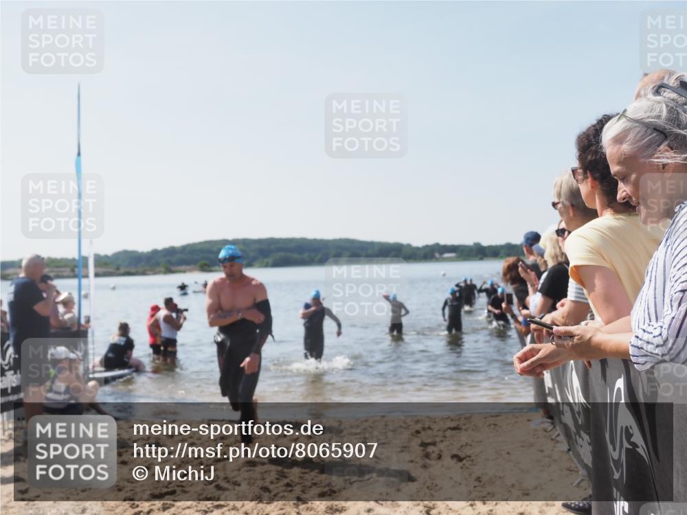 22.06.2025 - Viking Triathlon MichiJ http://msf.ph/oto/8065907 22.06.2025 10:32:19 Schwimmen 53, 147, 173, 207, 214, 461, 492 meine-sportfotos.de