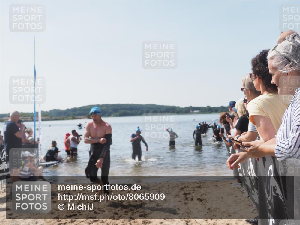 22.06.2025 - Viking Triathlon MichiJ http://msf.ph/oto/8065909 22.06.2025 10:32:19 Schwimmen 53, 147, 173, 207, 214, 461, 492 meine-sportfotos.de