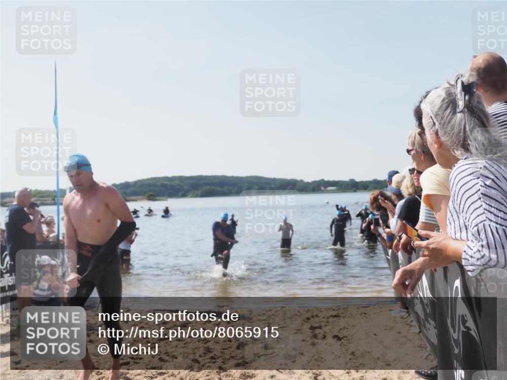 22.06.2025 - Viking Triathlon MichiJ http://msf.ph/oto/8065915 22.06.2025 10:32:20 Schwimmen 53, 147, 170, 173, 207, 214, 461, 492 meine-sportfotos.de