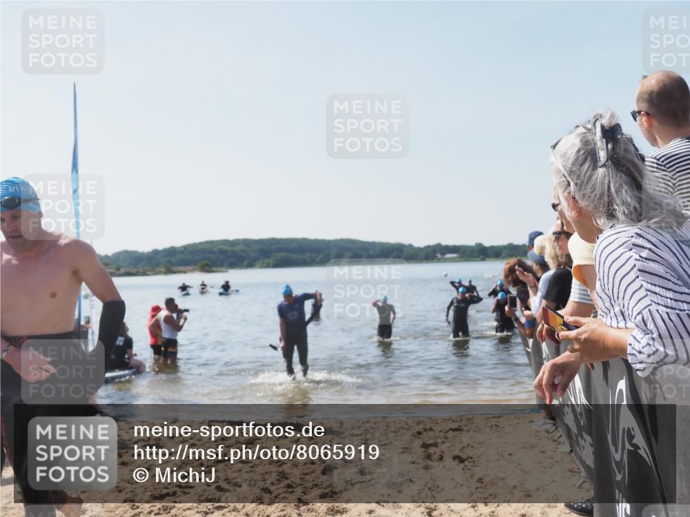 22.06.2025 - Viking Triathlon MichiJ http://msf.ph/oto/8065919 22.06.2025 10:32:20 Schwimmen 53, 147, 170, 173, 207, 214, 461, 492 meine-sportfotos.de