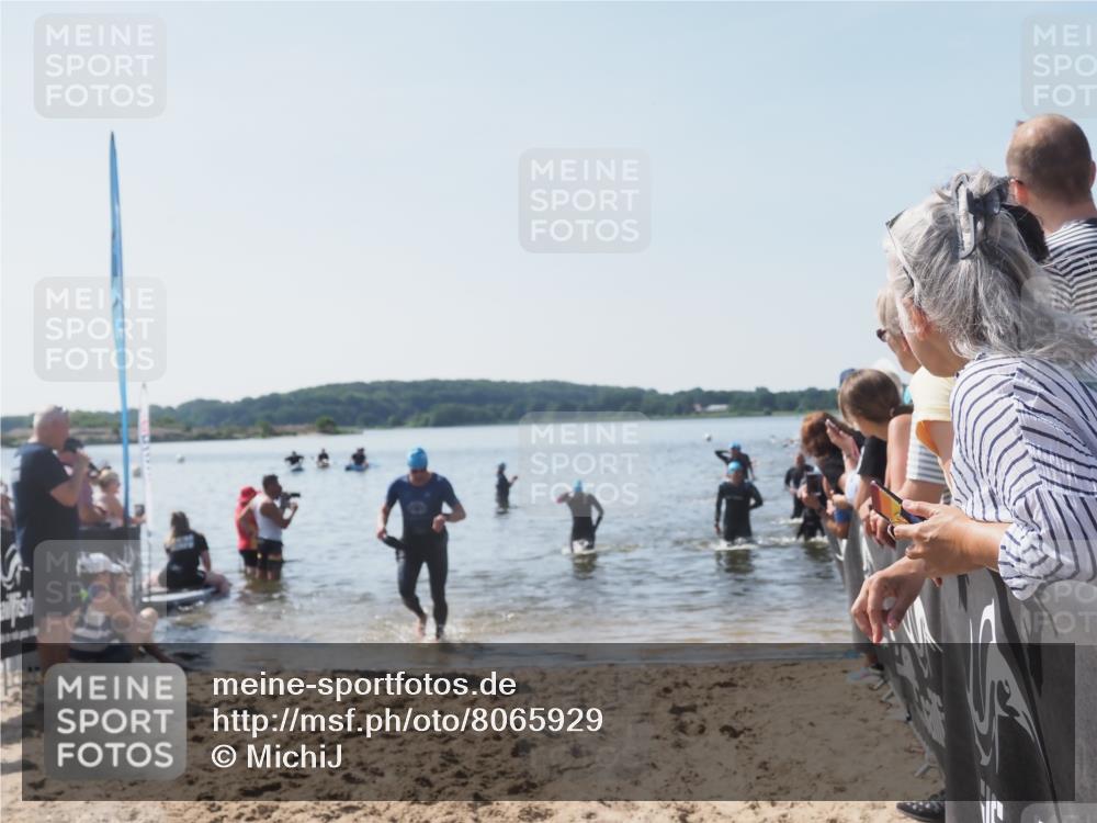 22.06.2025 - Viking Triathlon MichiJ http://msf.ph/oto/8065929 22.06.2025 10:32:21 Schwimmen 53, 147, 170, 173, 207, 214, 461, 492 meine-sportfotos.de