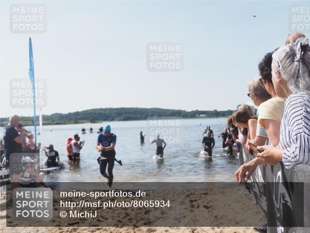 22.06.2025 - Viking Triathlon MichiJ http://msf.ph/oto/8065934 22.06.2025 10:32:22 Schwimmen 53, 147, 170, 173, 214, 461, 492 meine-sportfotos.de